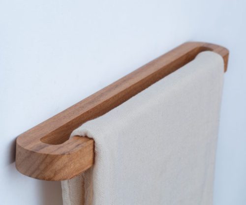 porta toalha de madeira